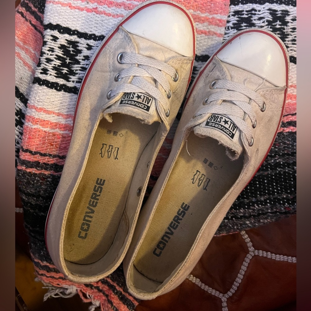 Converse women’s sz 7 white slip on